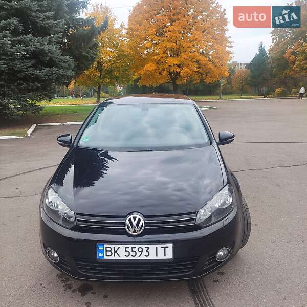 Хетчбек Volkswagen Golf 2010 в Рівному