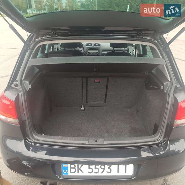 Хетчбек Volkswagen Golf 2010 в Рівному