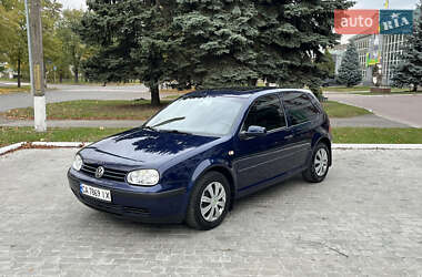 Хэтчбек Volkswagen Golf 2001 в Смеле
