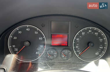 Хэтчбек Volkswagen Golf 2005 в  фото 9 Хэтчбек Volkswagen Golf 2005 в