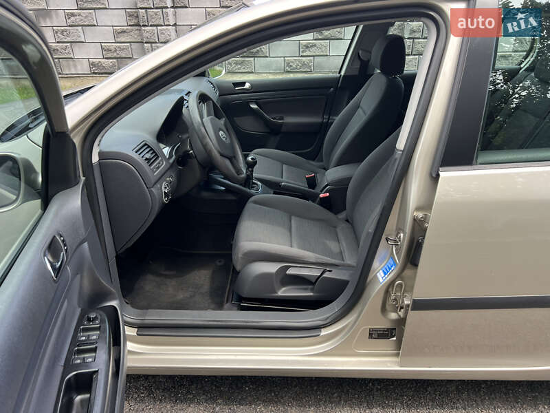 Хэтчбек Volkswagen Golf 2005 в Киеве фото 12 Хэтчбек Volkswagen Golf 2005 в Киеве