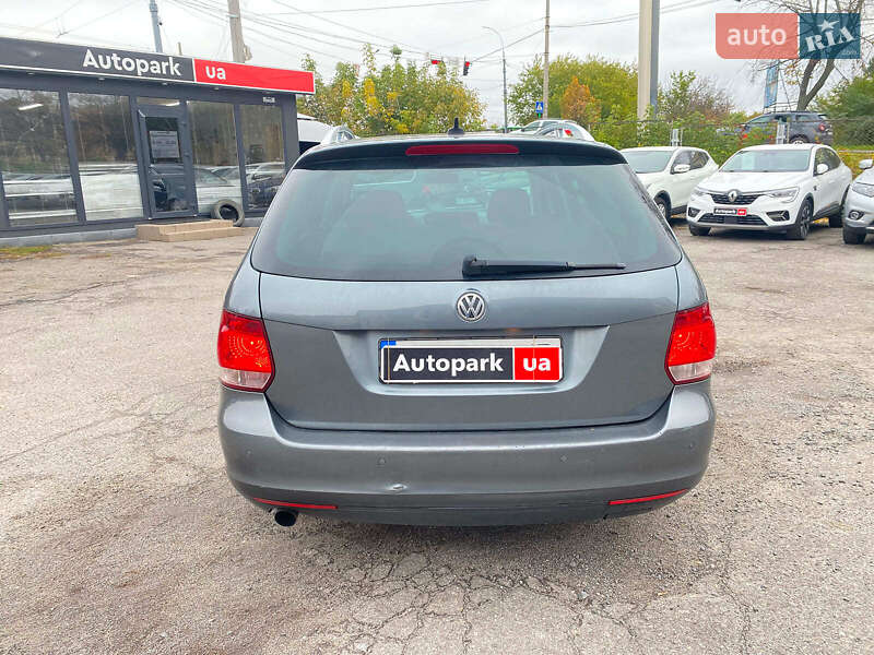 Універсал Volkswagen Golf 2011 в Вінниці