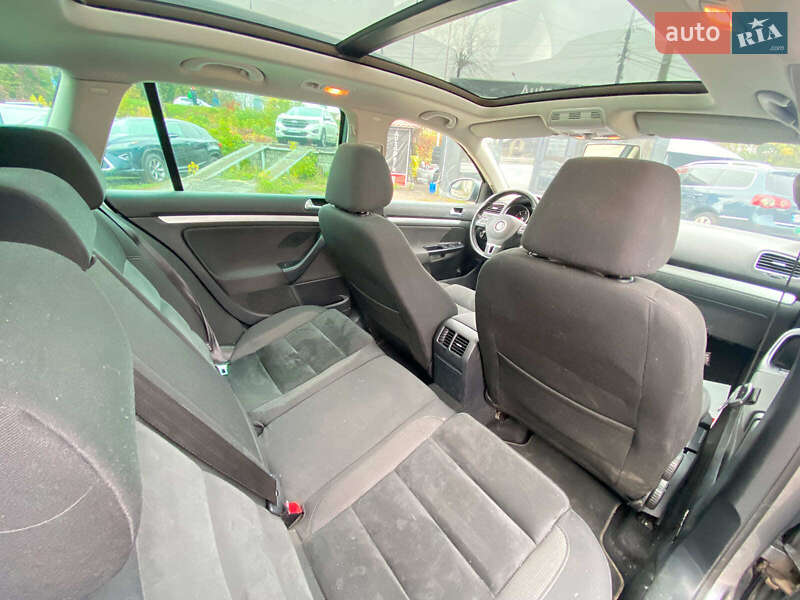 Універсал Volkswagen Golf 2011 в Вінниці