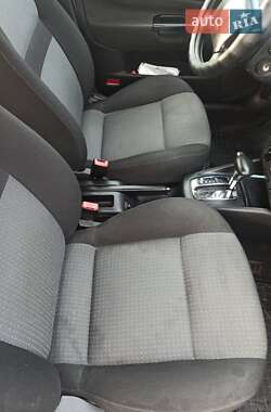 Хэтчбек Volkswagen Golf 2003 в  фото 14 Хэтчбек Volkswagen Golf 2003 в