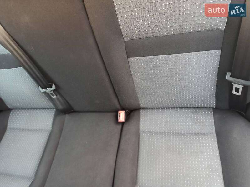 Хетчбек Volkswagen Golf 2003 в Черкасах фото 18 Хетчбек Volkswagen Golf 2003 в Черкасах