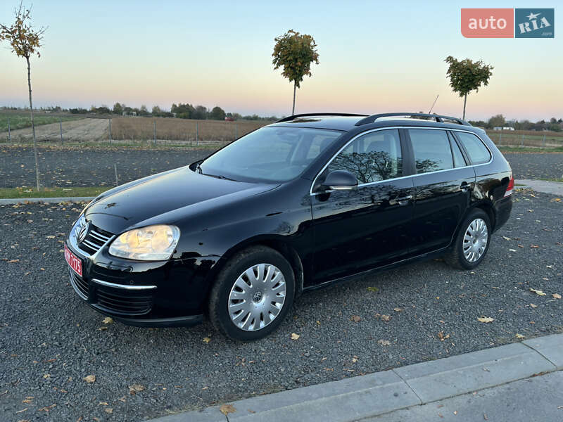 Универсал Volkswagen Golf 2009 в Ворзеле