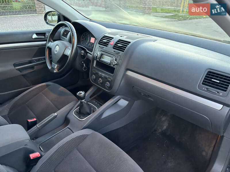 Универсал Volkswagen Golf 2009 в Ворзеле