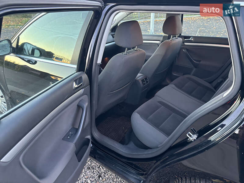 Универсал Volkswagen Golf 2009 в Ворзеле