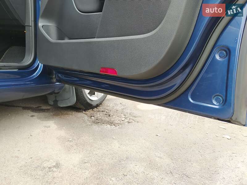 Универсал Volkswagen Golf 2012 в Казатине