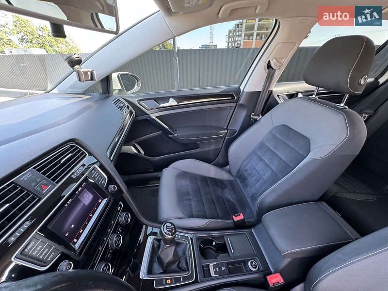 Універсал Volkswagen Golf 2015 в Львові