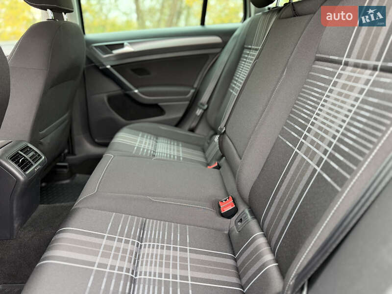 Универсал Volkswagen Golf 2016 в Киеве фото 15 Универсал Volkswagen Golf 2016 в Киеве