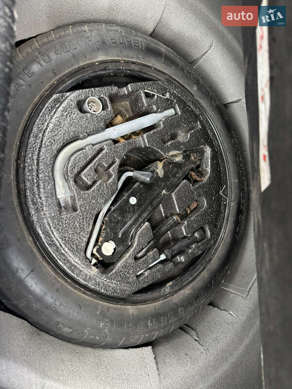 Хэтчбек Volkswagen Golf 2010 в Киеве