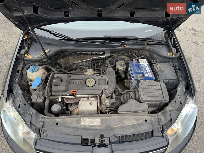 Хэтчбек Volkswagen Golf 2010 в Киеве