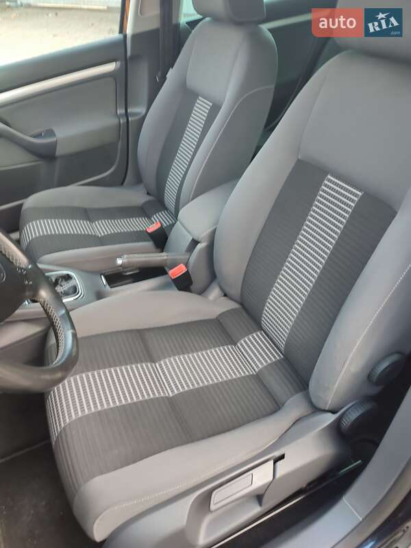 Хэтчбек Volkswagen Golf 2008 в Белой Церкви