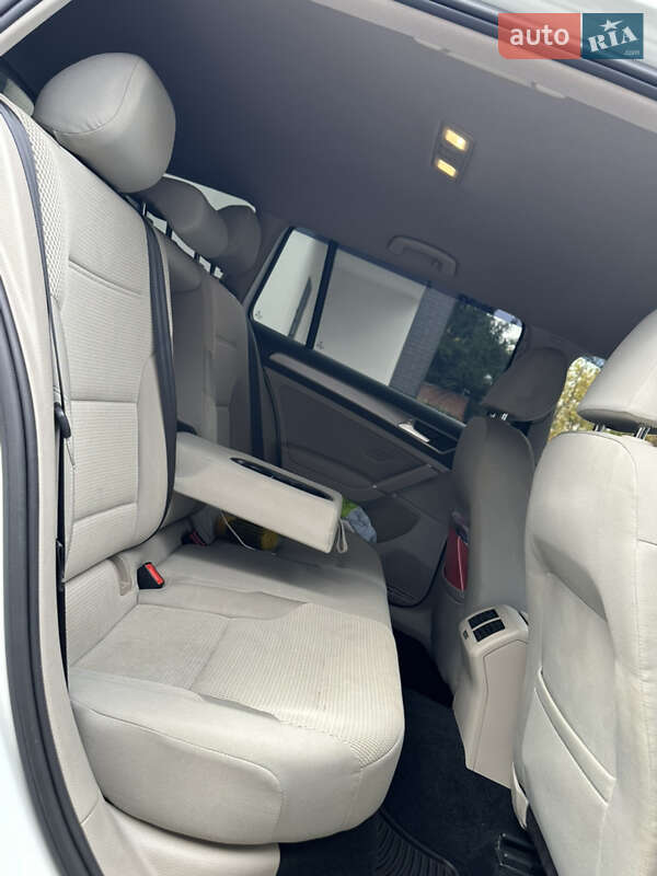 Универсал Volkswagen Golf 2016 в Киеве фото 17 Универсал Volkswagen Golf 2016 в Киеве