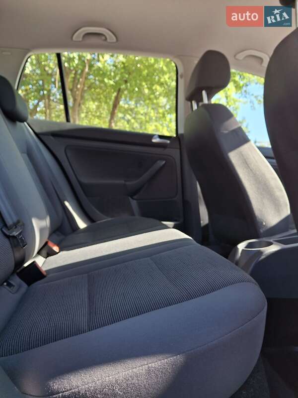 Хэтчбек Volkswagen Golf 2008 в Днепре