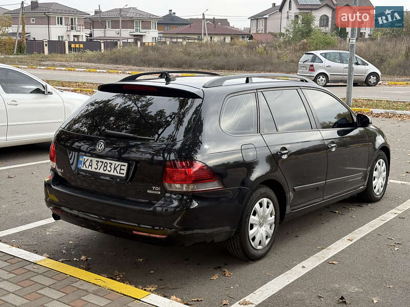 Универсал Volkswagen Golf 2011 в Киеве