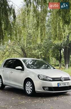Хэтчбек Volkswagen Golf 2012 в Ровно