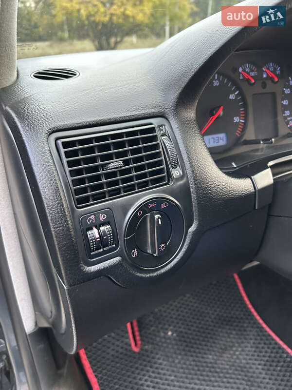 Хэтчбек Volkswagen Golf 2000 в Вараше фото 24 Хэтчбек Volkswagen Golf 2000 в Вараше