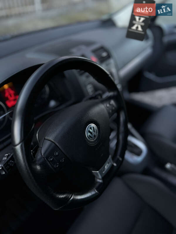 Хетчбек Volkswagen Golf 2008 в Рівному