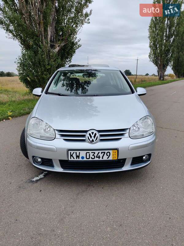 Хэтчбек Volkswagen Golf 2008 в Нежине