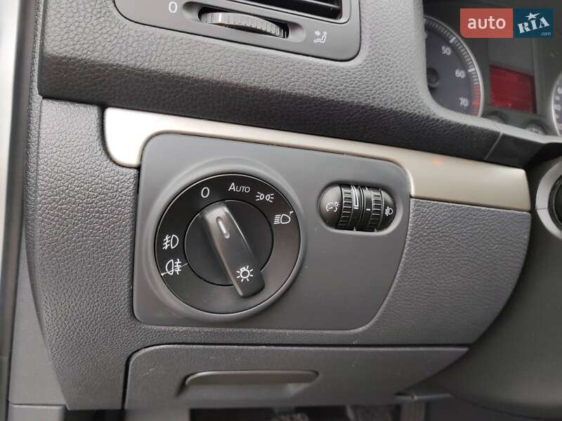 Хэтчбек Volkswagen Golf 2008 в Нежине