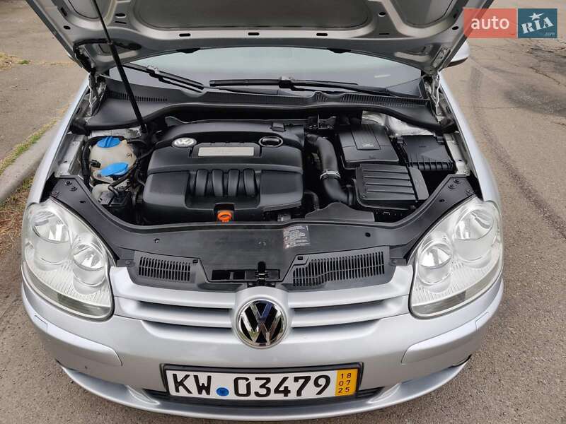 Хэтчбек Volkswagen Golf 2008 в Нежине