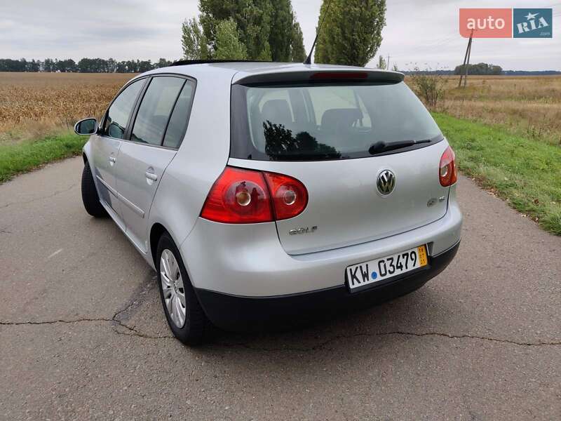 Хэтчбек Volkswagen Golf 2008 в Нежине