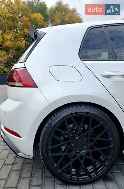 Хэтчбек Volkswagen Golf 2019 в 