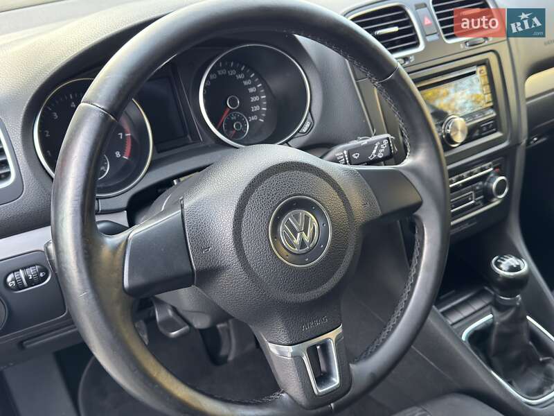 Хэтчбек Volkswagen Golf 2009 в Нововолынске