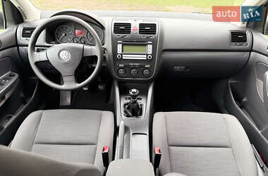 Хэтчбек Volkswagen Golf 2008 в 