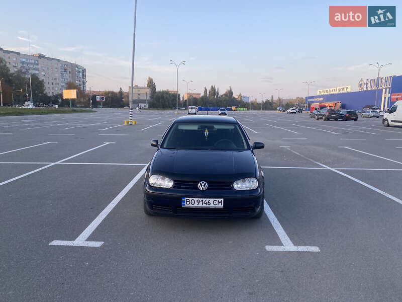 Хэтчбек Volkswagen Golf 2003 в Каменец-Подольском