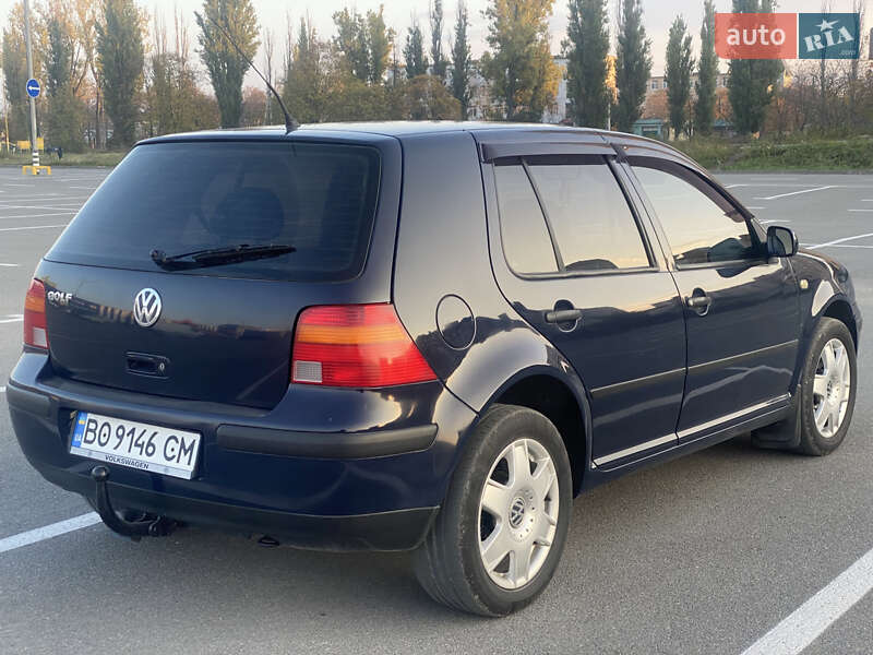 Хэтчбек Volkswagen Golf 2003 в Каменец-Подольском
