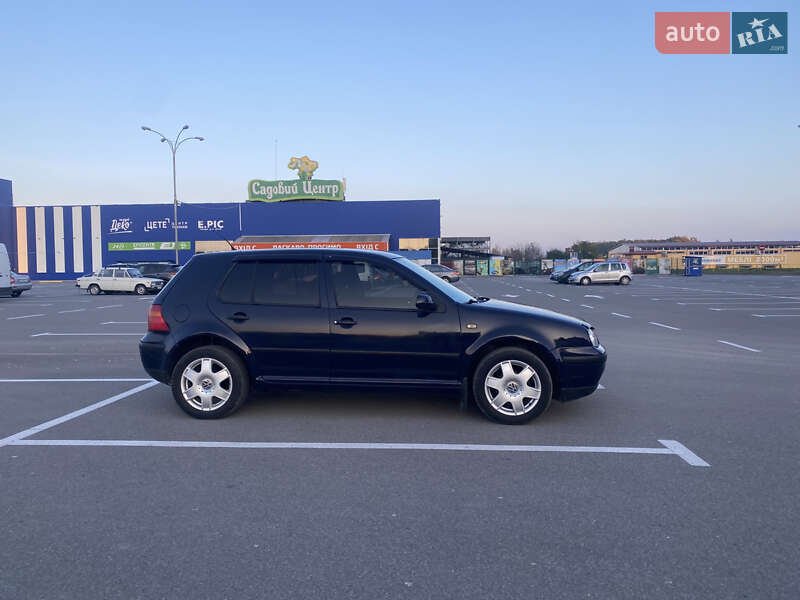 Хэтчбек Volkswagen Golf 2003 в Каменец-Подольском