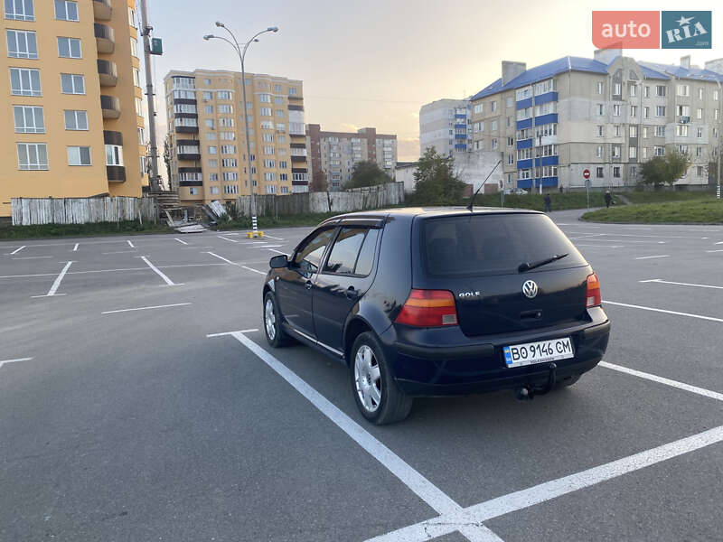 Хэтчбек Volkswagen Golf 2003 в Каменец-Подольском