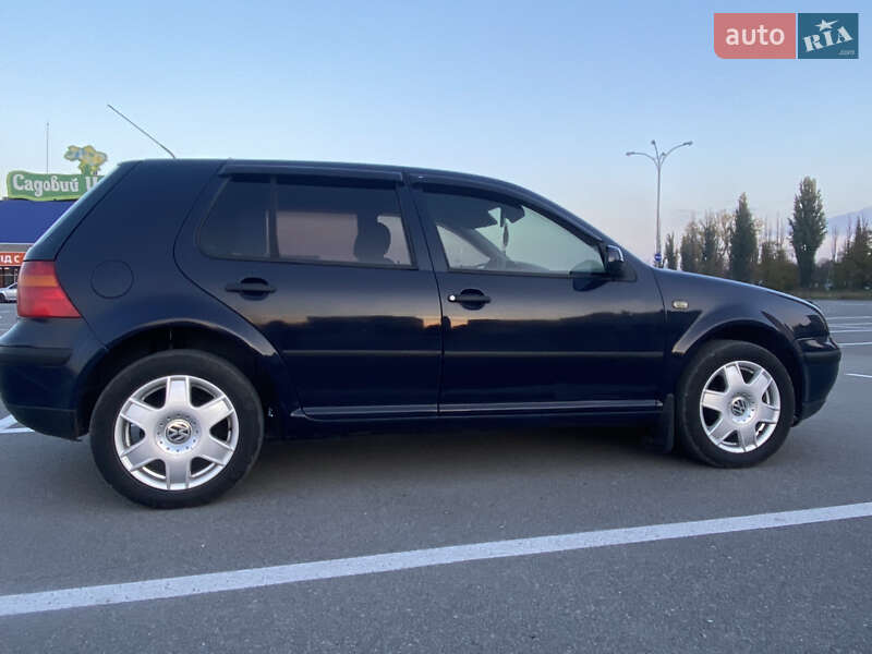 Хэтчбек Volkswagen Golf 2003 в Каменец-Подольском