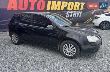 Хэтчбек Volkswagen Golf 2005 в  фото 3 Хэтчбек Volkswagen Golf 2005 в