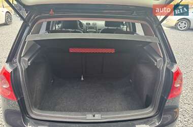 Хэтчбек Volkswagen Golf 2005 в  фото 9 Хэтчбек Volkswagen Golf 2005 в