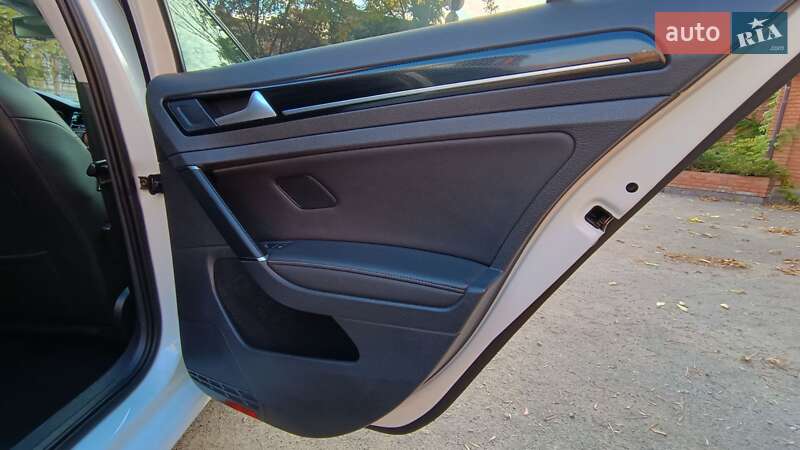 Універсал Volkswagen Golf 2015 в Дніпрі фото 38 Універсал Volkswagen Golf 2015 в Дніпрі