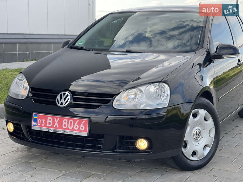 Хетчбек Volkswagen Golf 2008 в Рівному