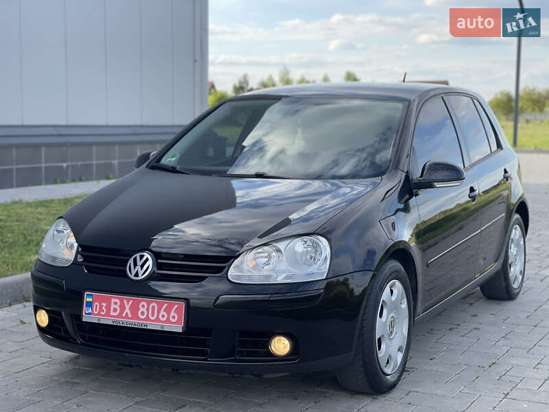 Хетчбек Volkswagen Golf 2008 в Рівному