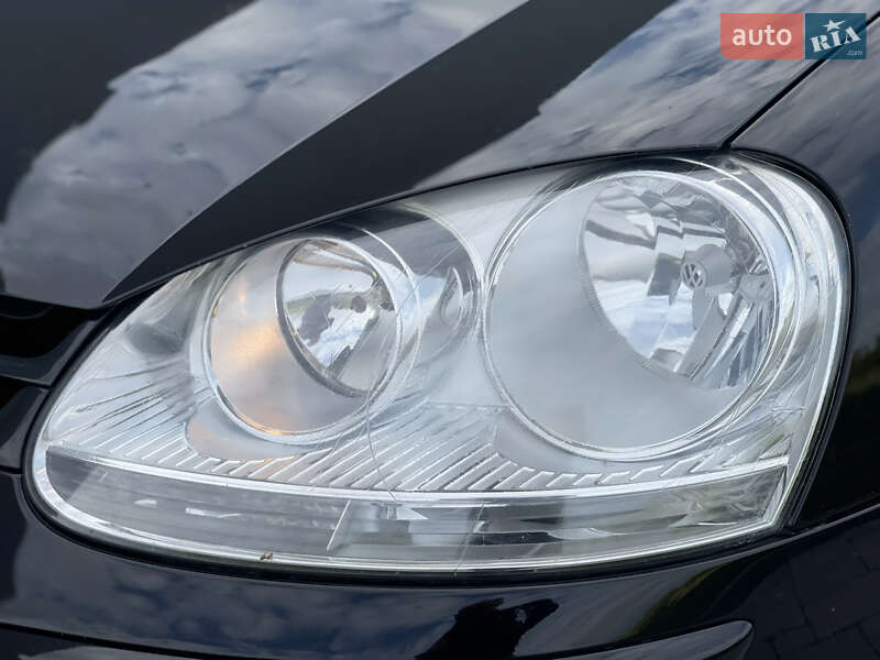 Хетчбек Volkswagen Golf 2008 в Рівному