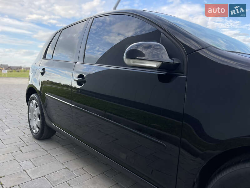 Хетчбек Volkswagen Golf 2008 в Рівному