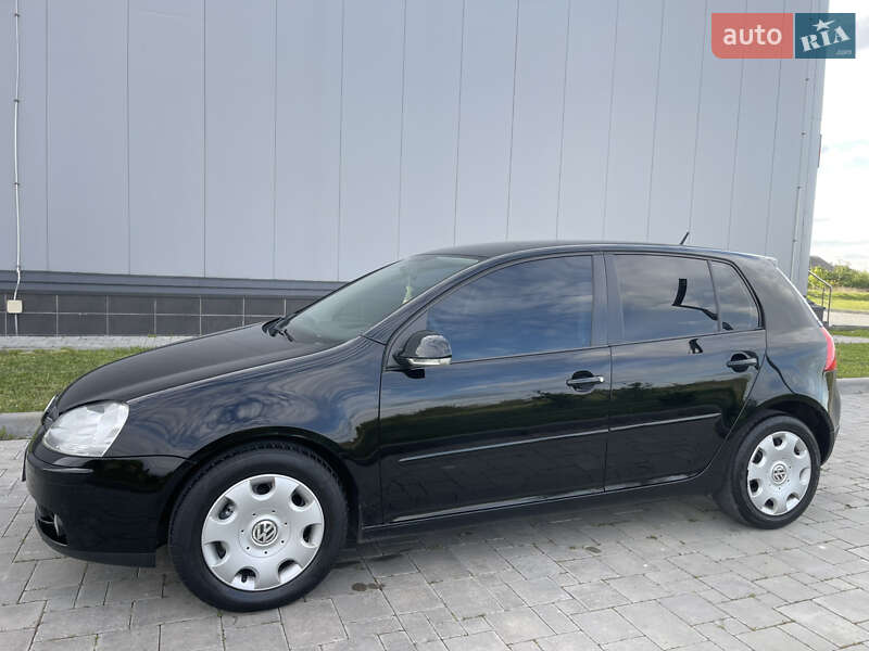 Хетчбек Volkswagen Golf 2008 в Рівному