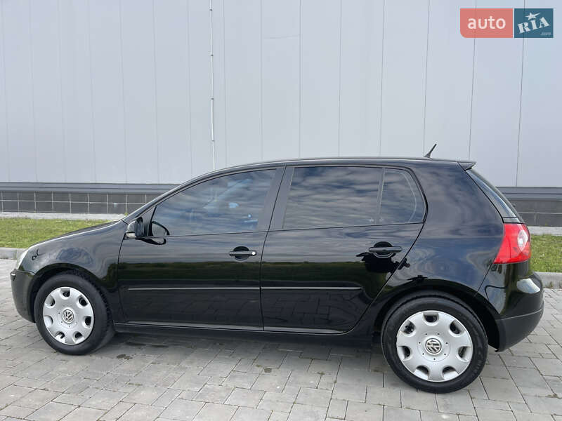 Хетчбек Volkswagen Golf 2008 в Рівному