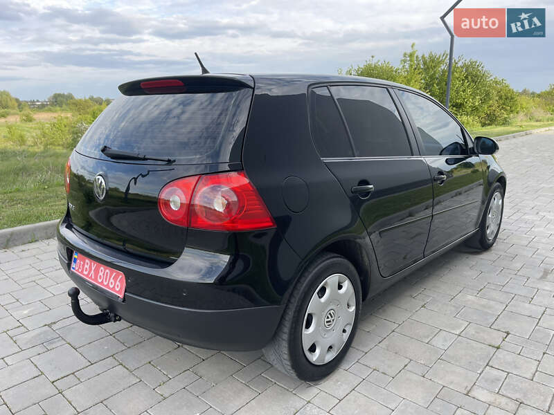 Хетчбек Volkswagen Golf 2008 в Рівному