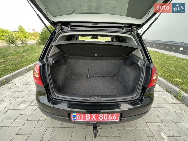 Хетчбек Volkswagen Golf 2008 в Рівному