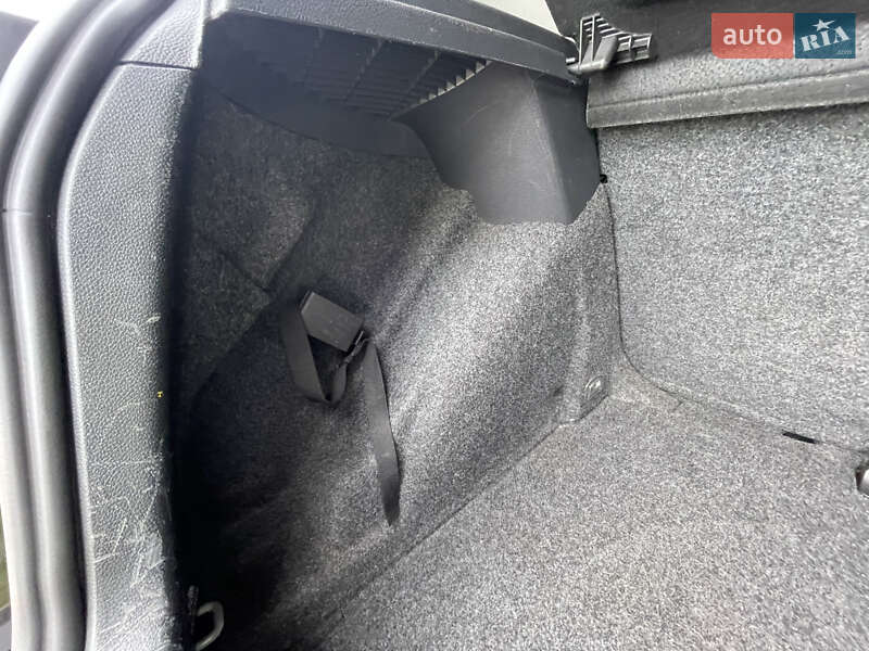 Хетчбек Volkswagen Golf 2008 в Рівному