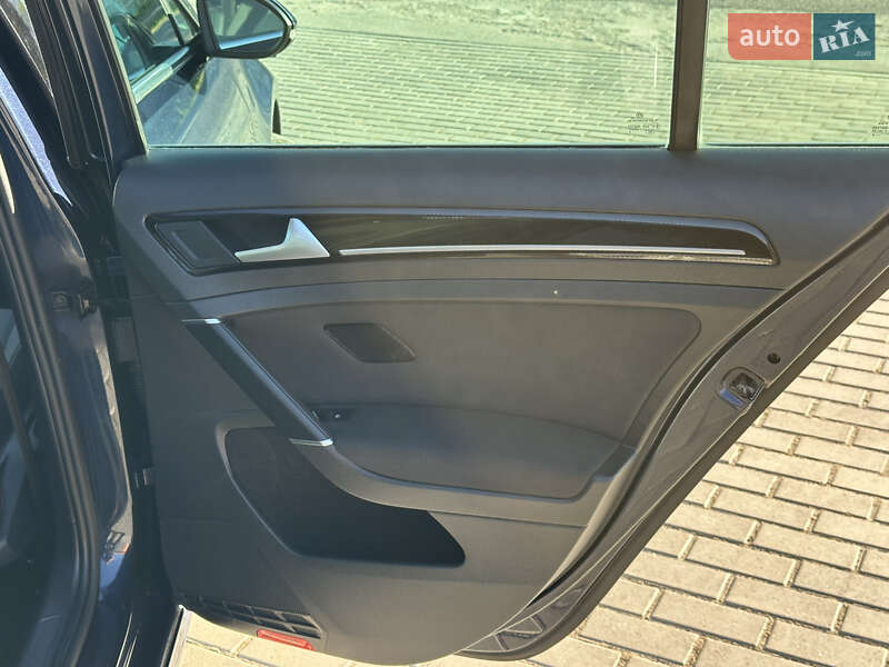 Универсал Volkswagen Golf 2016 в Лопатине фото 42 Универсал Volkswagen Golf 2016 в Лопатине