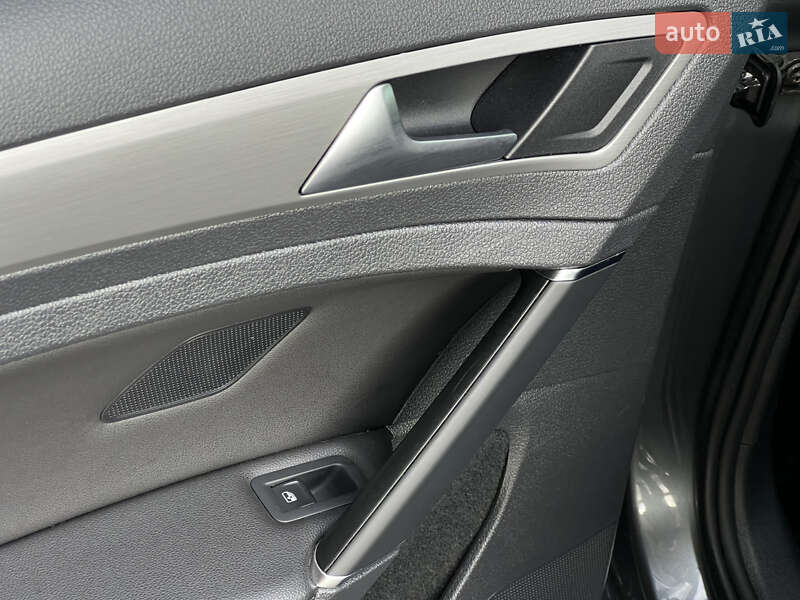 Хетчбек Volkswagen Golf 2015 в Києві фото 46 Хетчбек Volkswagen Golf 2015 в Києві